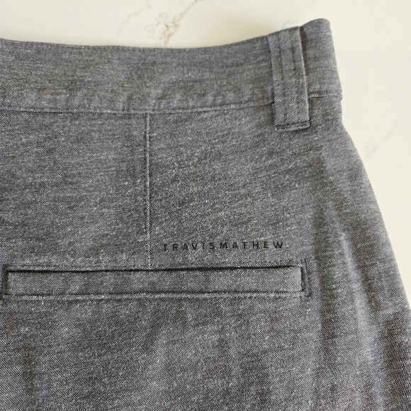 TravisMathew Adirondack Stretch Short 9" Inseam Heathered Black Gray Size 33 - Picture 9 of 9